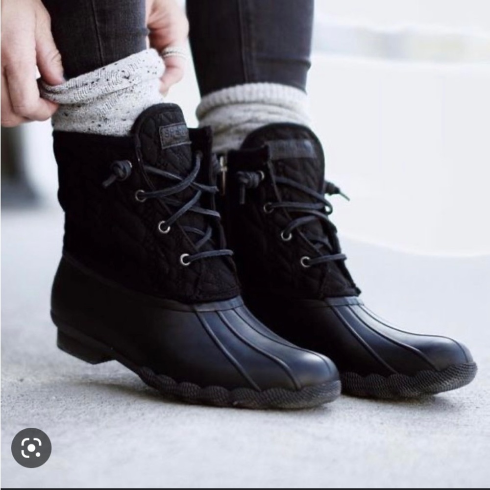 Women’s black winter sperry boots